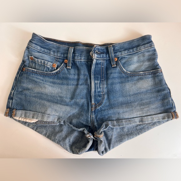 LEVIS shorts - Picture 2 of 3